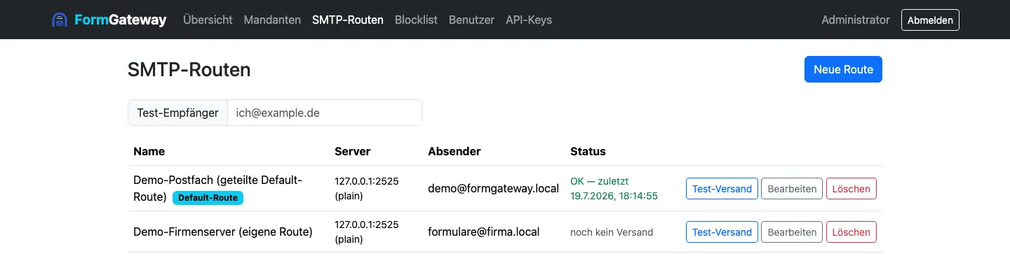 SMTP-Routen-Liste im Admin-UI mit Default-Route-Badge und Test-Versand-Status